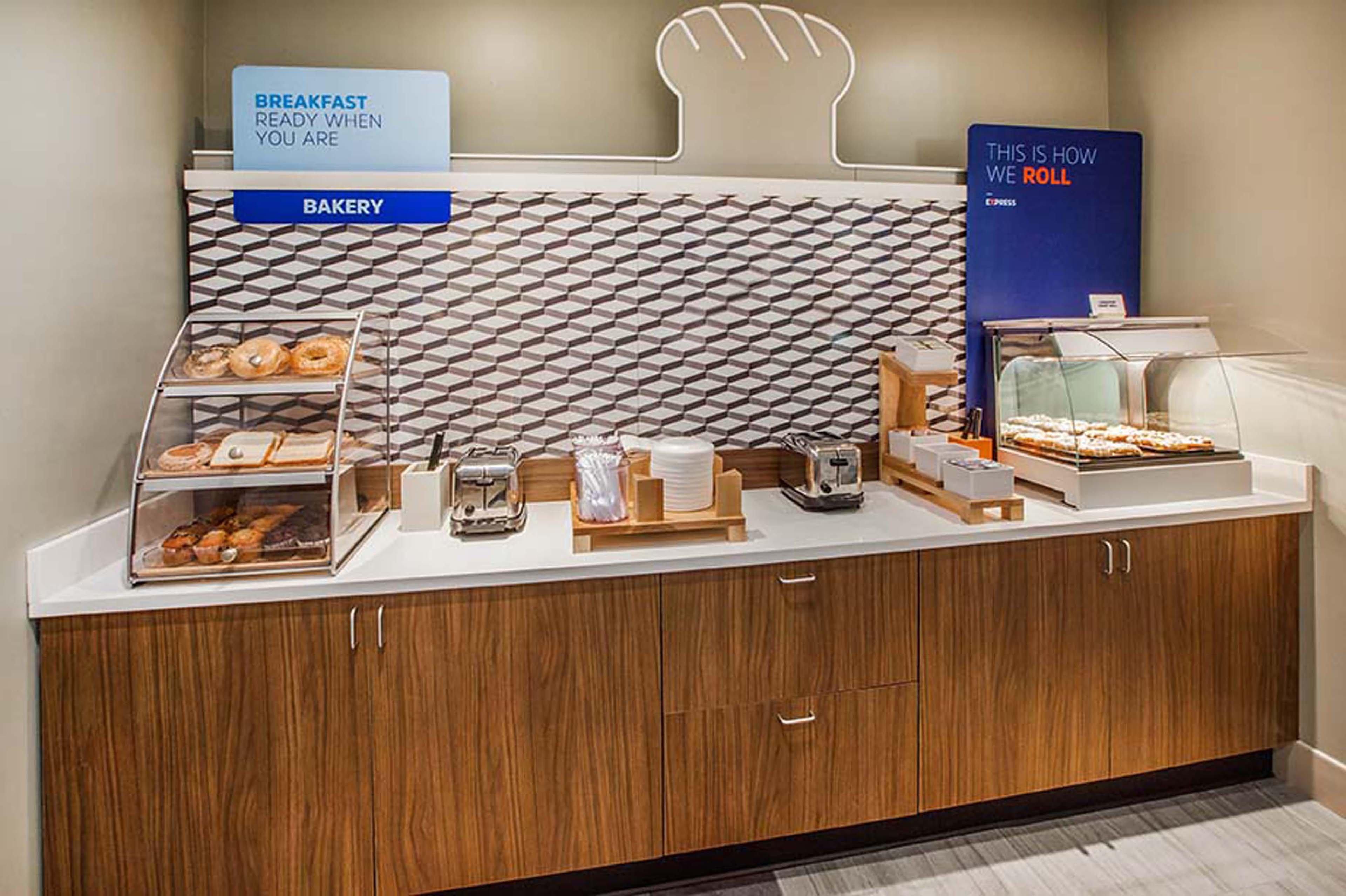 Holiday Inn Express Hotel & Suites Louisville East By Ihg Eksteriør billede