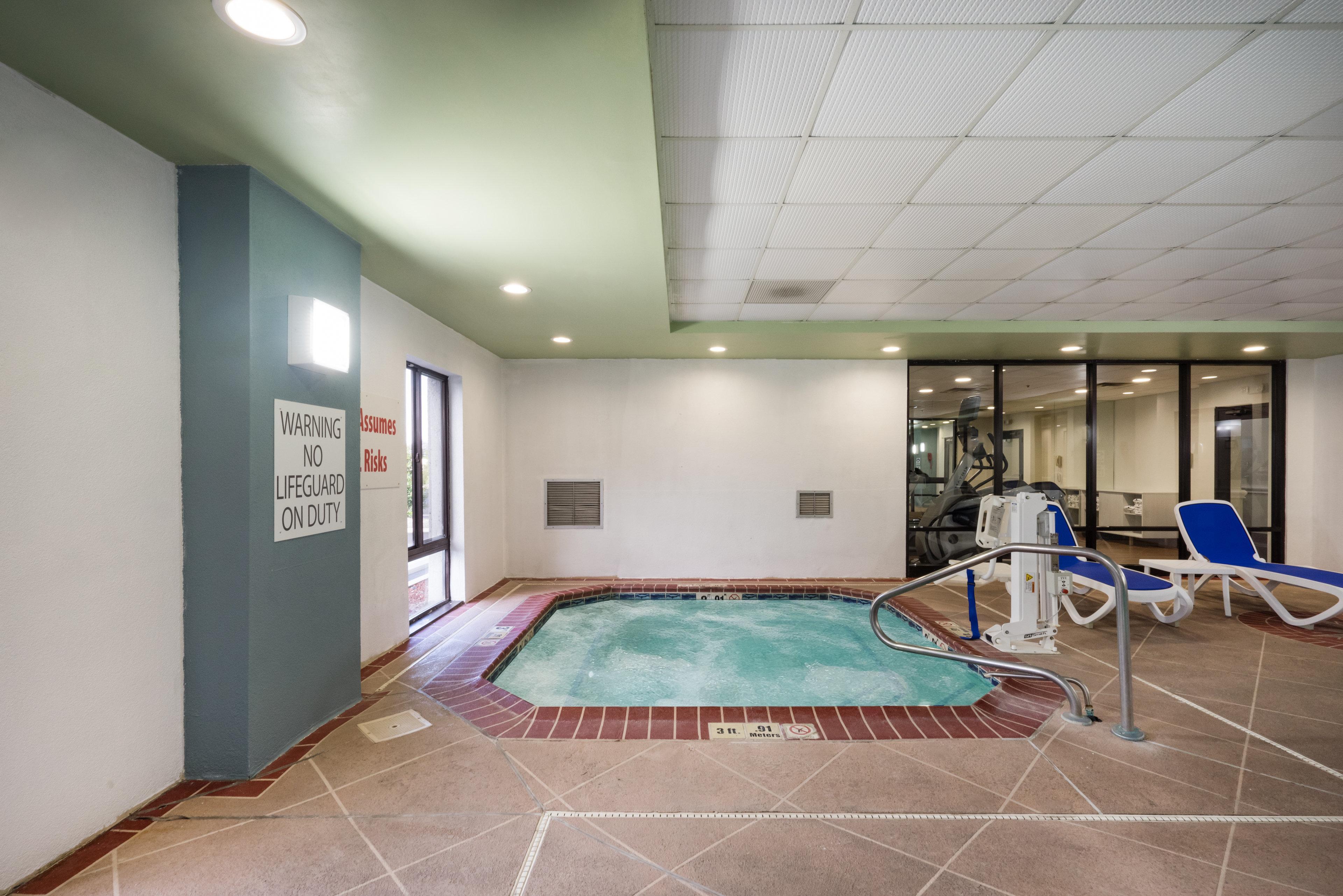 Holiday Inn Express Hotel & Suites Louisville East By Ihg Eksteriør billede