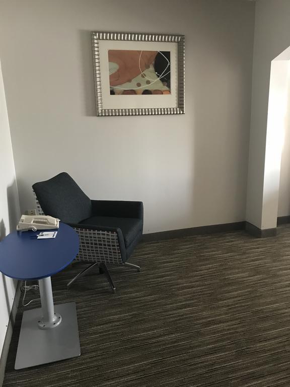 Holiday Inn Express Hotel & Suites Louisville East By Ihg Eksteriør billede