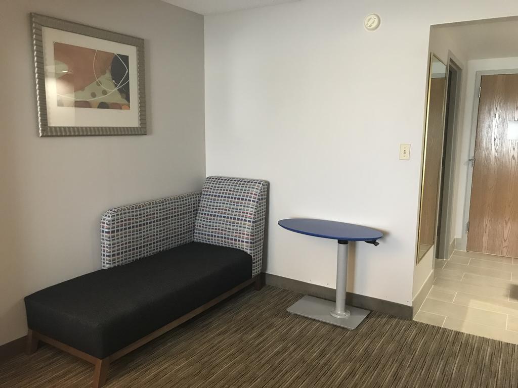 Holiday Inn Express Hotel & Suites Louisville East By Ihg Eksteriør billede