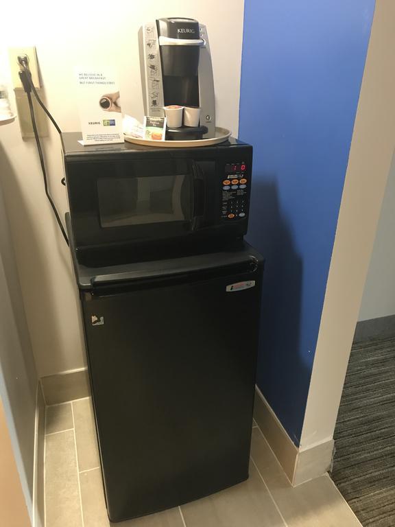 Holiday Inn Express Hotel & Suites Louisville East By Ihg Eksteriør billede