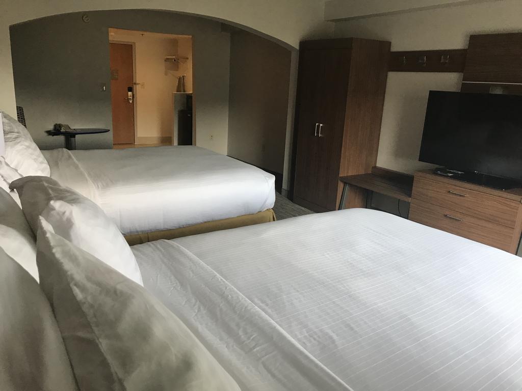 Holiday Inn Express Hotel & Suites Louisville East By Ihg Eksteriør billede