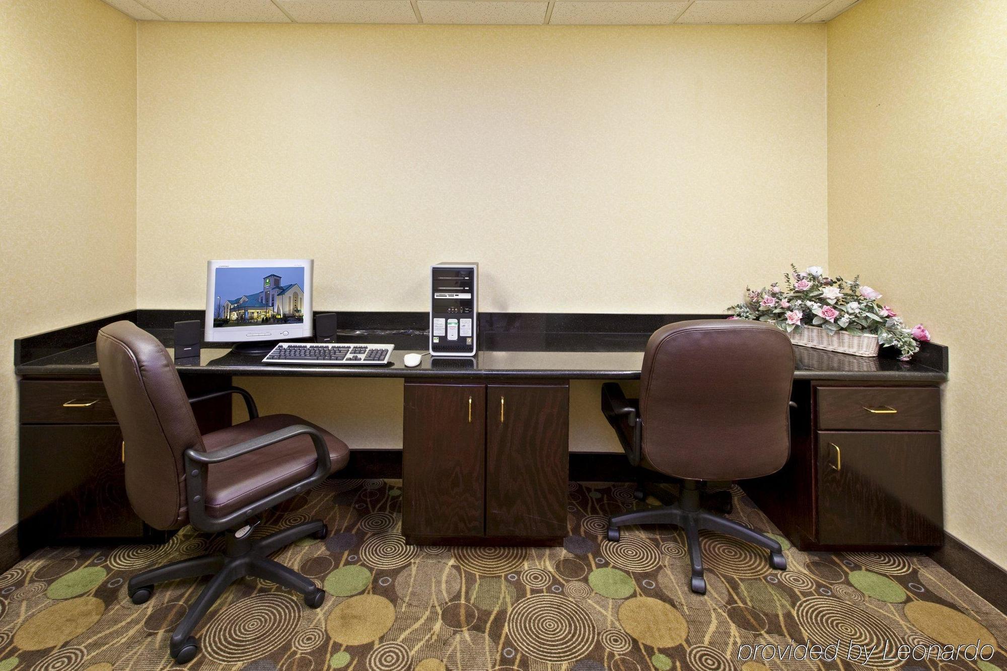 Holiday Inn Express Hotel & Suites Louisville East By Ihg Eksteriør billede