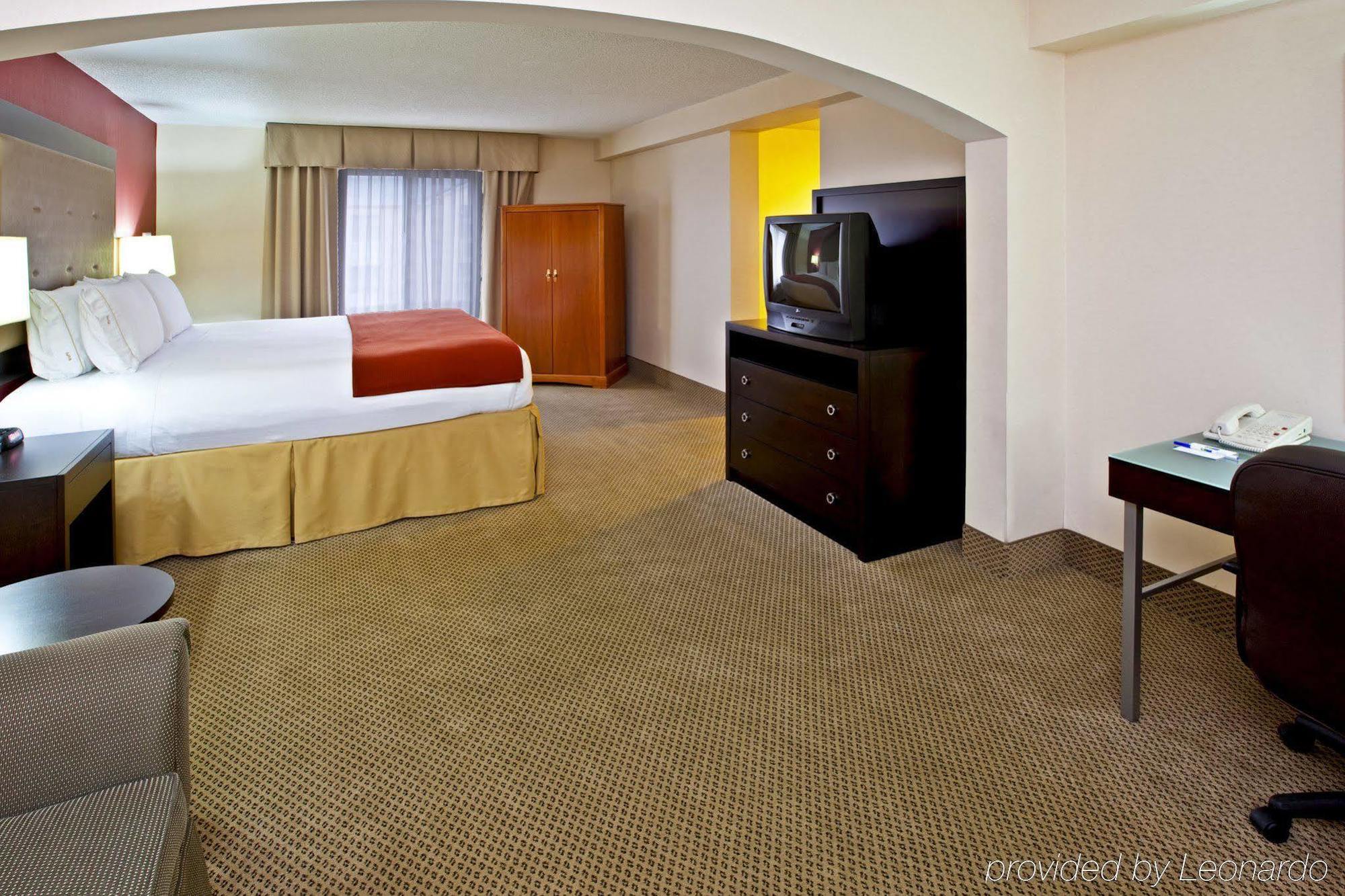 Holiday Inn Express Hotel & Suites Louisville East By Ihg Eksteriør billede