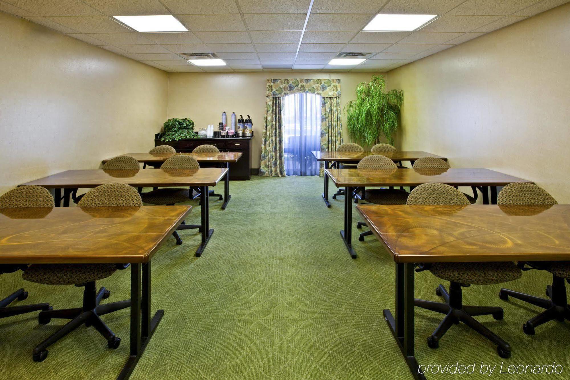 Holiday Inn Express Hotel & Suites Louisville East By Ihg Eksteriør billede